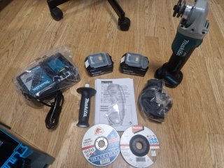 Taladro percutor y radial Makita sin uso