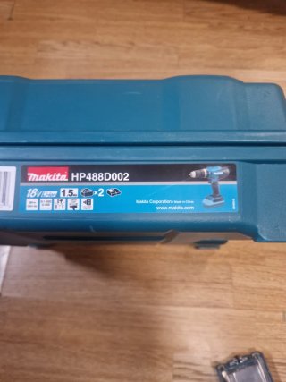 Taladro percutor y radial Makita sin uso