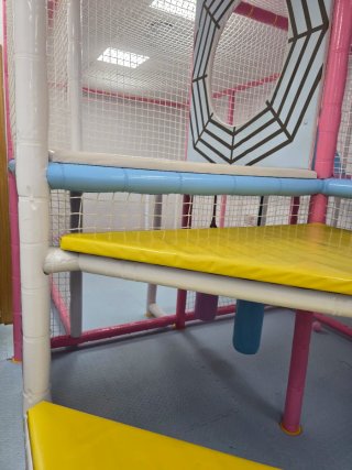 Parque de bolas. 11 m x 2.5 m