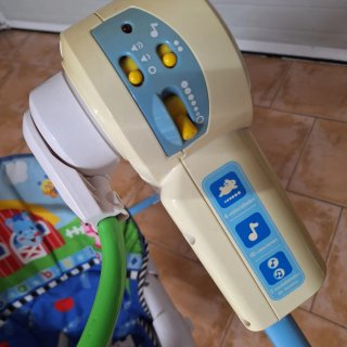 Columpio balancín Fisher Price Granja Bebé