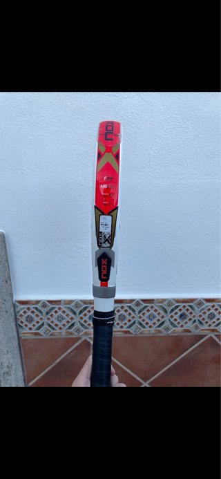 Pala de pádel NOX AT10 Genius Agustín Tapia