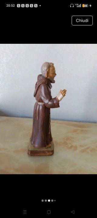 Statua San Pio da Pietralcina