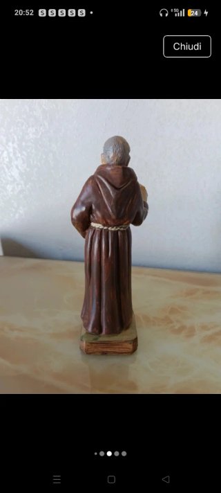 Statua San Pio da Pietralcina