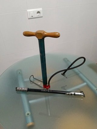Bomba de inflar bicicleta vintage