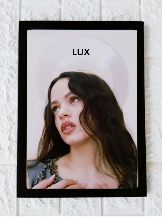 Cuadro con ilustración de Rosalía, disco Lux