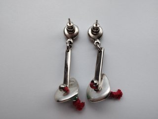 Pendientes Uno de 50 Plata, turquesa y Rojo