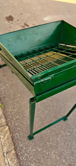 Criba metálica verde ideal para decoración