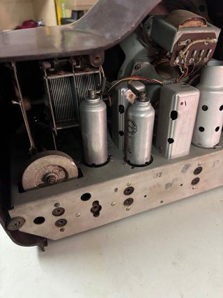 Radio Antigua de valvuválas SONORA 301