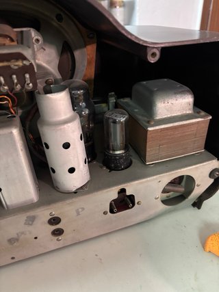 Radio Antigua de valvuválas SONORA 301