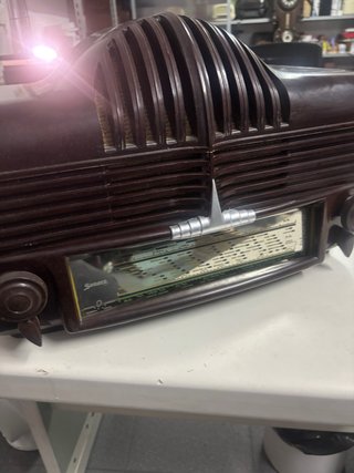 Radio Antigua de valvuválas SONORA 301