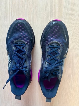 Nike Vomero 18 SE Negro/Morado