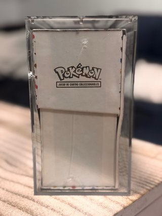 Caja ETB Pokémon 151 Escarlata y Púrpura español