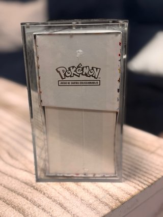 Caja ETB Pokémon 151 Escarlata y Púrpura español