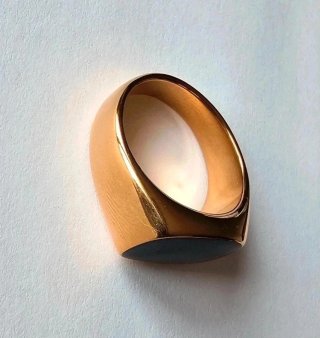 Anillo de Acero Negro y Dorado para Hombre