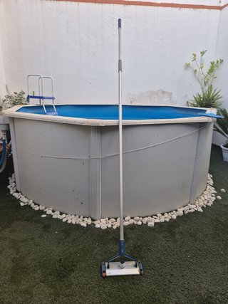 Limpiafondos piscina metal y plástico