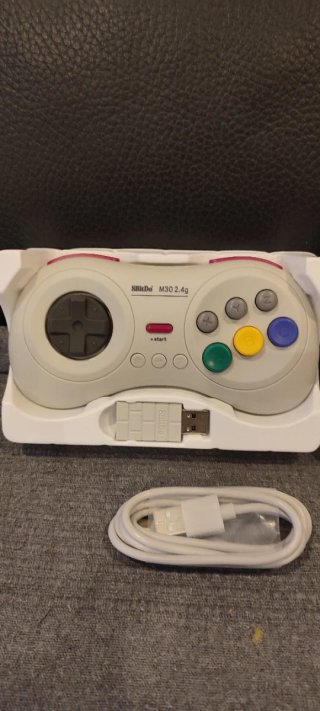 Mando 8BitDo M30 2.4G Mega Drive Mini