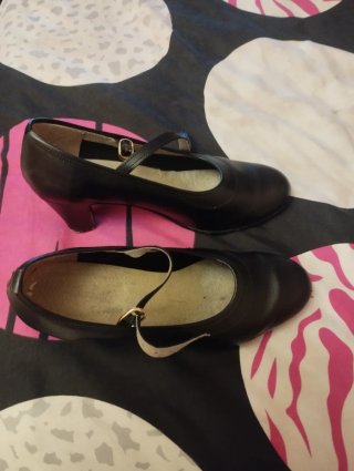 Zapatos Flamenco Talla 40 con refuerzo en el tacón