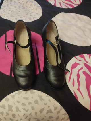 Zapatos Flamenco Talla 40 con refuerzo en el tacón