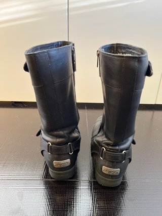 Botas UGG Piel Negra Talla 40