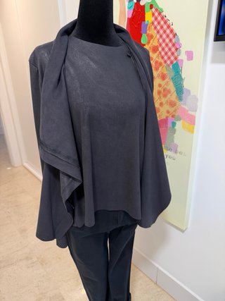Conjunto chaqueta y blusa negro