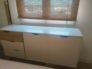 Cómoda nórdica madera y blanco