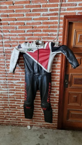 Traje moto Dainese talla 54 mono de piel auténtica