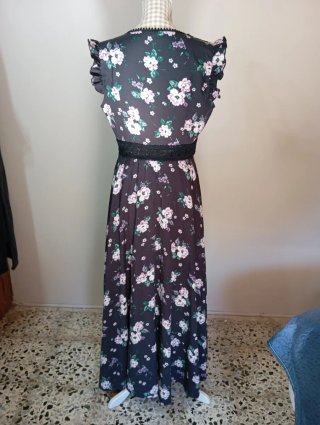 Vestido floral negro y rosa