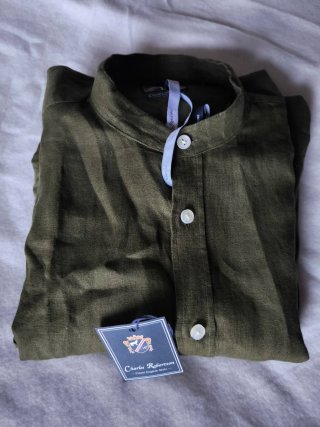 Camisa de lino Charles Robertson verde oliva