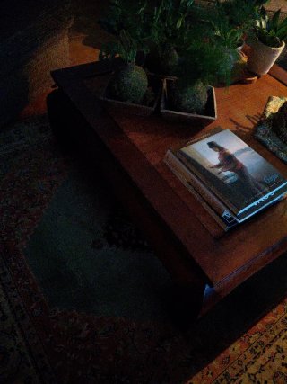 Tavolino in legno e iuta
