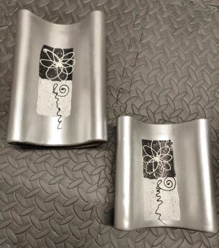 ADORNOS DE BARRO PLATEADOS