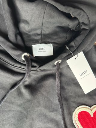Sudadera AMI Negra con Corazón