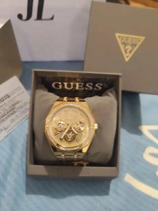 Reloj Guess Dorado con Cristales