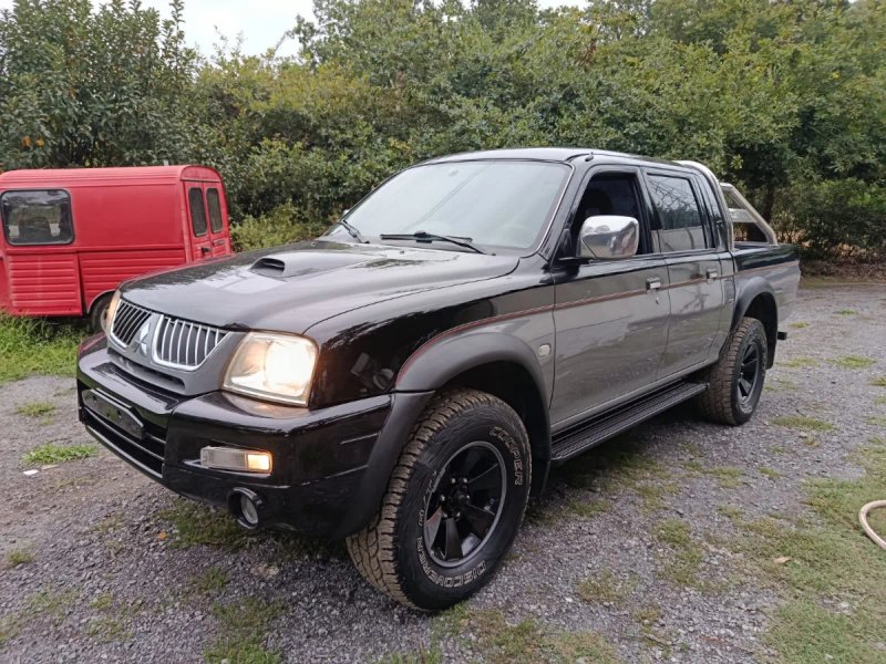 Mitsubishi L 200 2004 - foto 1