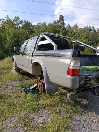 Mitsubishi L 200 2004