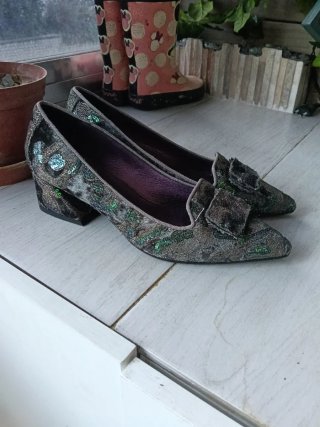 URGE VENDER ...Zapatos RAS tacón bajo terciopelo f