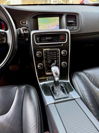Volvo V60 D6 Hybrido Enchufable Diesel + Electrico