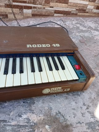 Teclado piano GEM Rodeo 49 Vintage