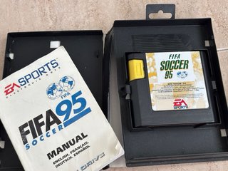 Consola Sega Mega Drive + 4 Juegos (LEER)