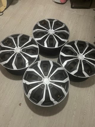 Llantas R15 (Juego de 4)