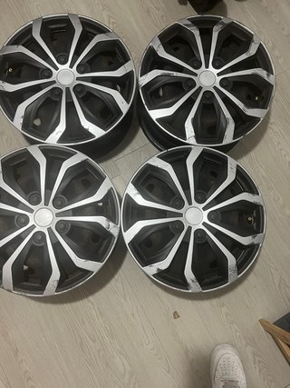 Llantas R15 (Juego de 4)