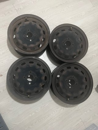 Llantas R15 (Juego de 4)