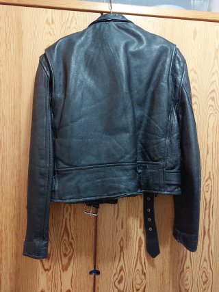 Chaqueta de piel negra AMI