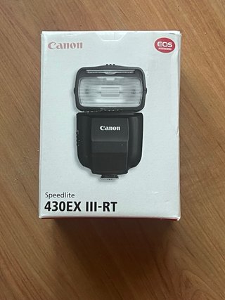 Canon EOS 6D Mark II + Objetivo 50mm + Flash