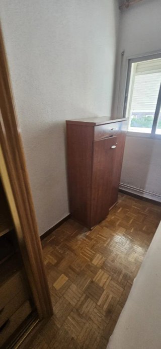 Mueble de salón madera y cristal