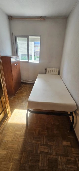 Mueble de salón madera y cristal