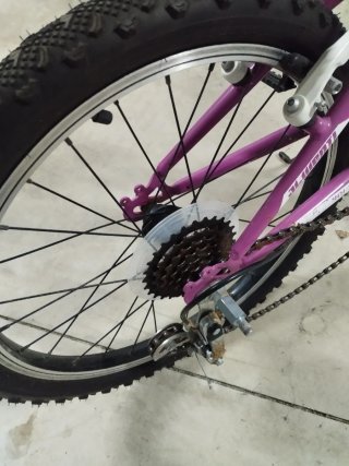 Bicicleta BMX Morada
