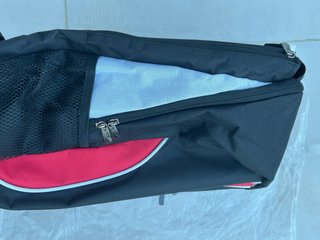 Mochila Pádel Siux Negra y Roja.