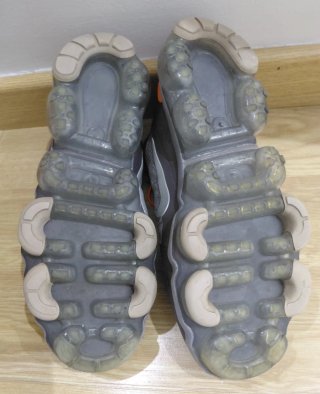 Nike Vapormax grises y naranjas