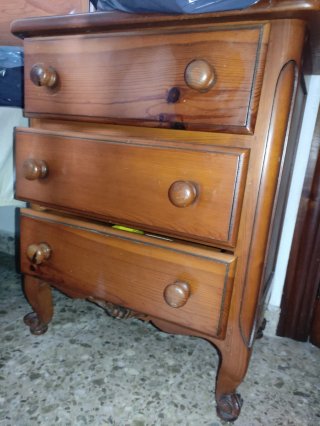 2 Camas individuales + cómoda escritorio