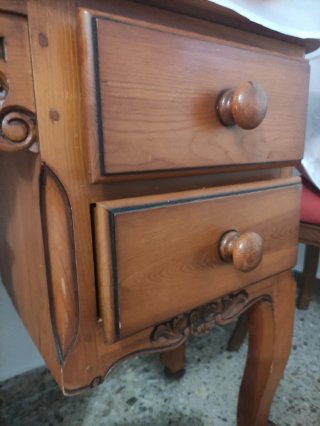 2 Camas individuales + cómoda escritorio